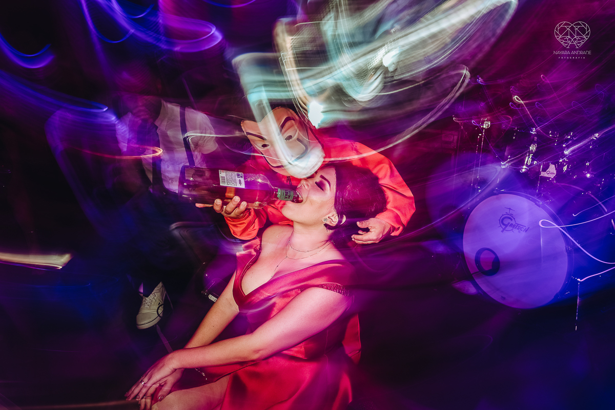 Fotos de festa de casamento com banda athrios band no espaço atmosphera e assessoria de vmb noivos dançando e fotos de balada de casamento feitas pela fotografa nayara andrade de santos