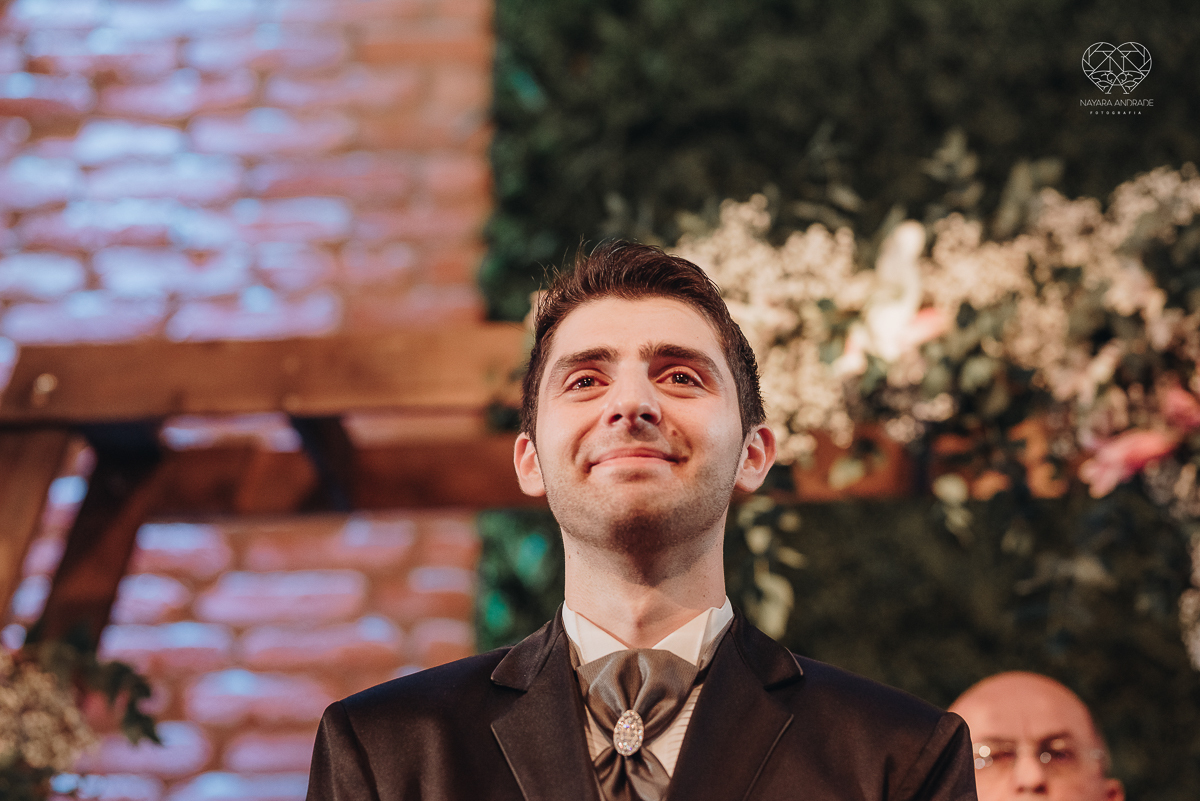 fotografia de casamento classico de princesa com decoraçao vermelha no espaço atmosphera no guaruja fotos feitas pela fotografa nayara andrade de santos