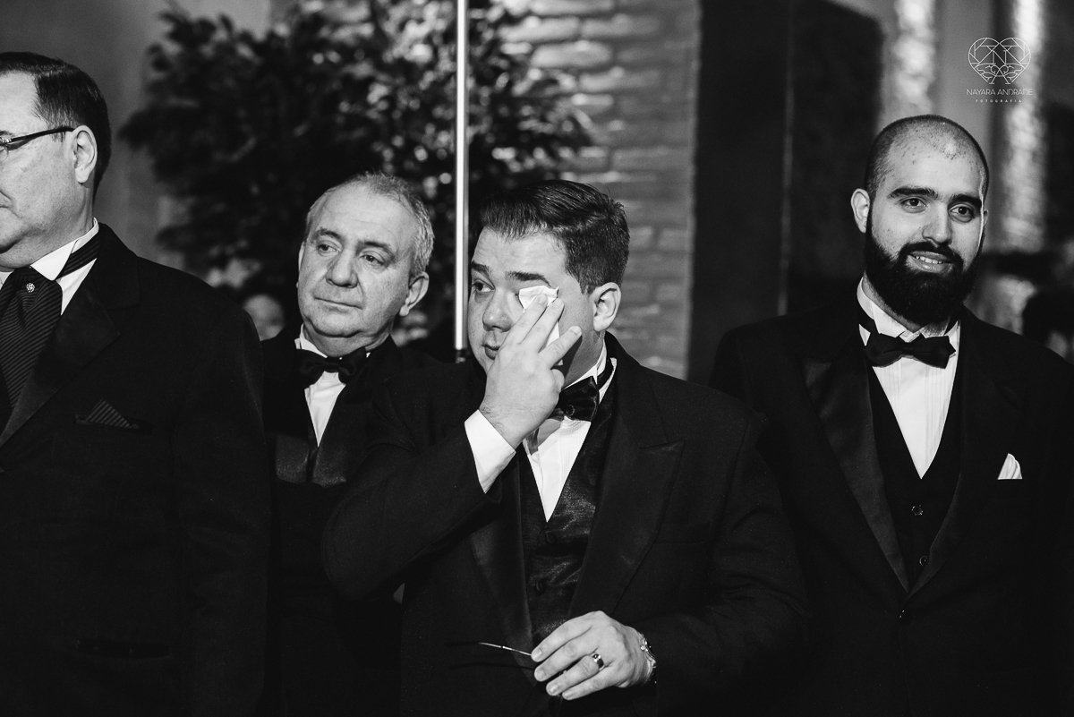 fotografia de casamento classico de princesa com decoraçao vermelha no espaço atmosphera no guaruja fotos feitas pela fotografa nayara andrade de santos