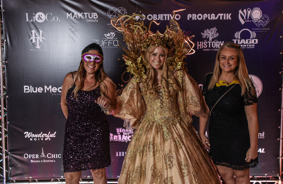 vFesta de aniversario da blogueira e Influencer Marcelly Abreu Mah Encantada realizada pela Mood Marketing criativo no espaço plataforma em sao vicente baixada santista com apoio dos sorvetes kaskao, mc donalds e diversos influenciadores de santos 