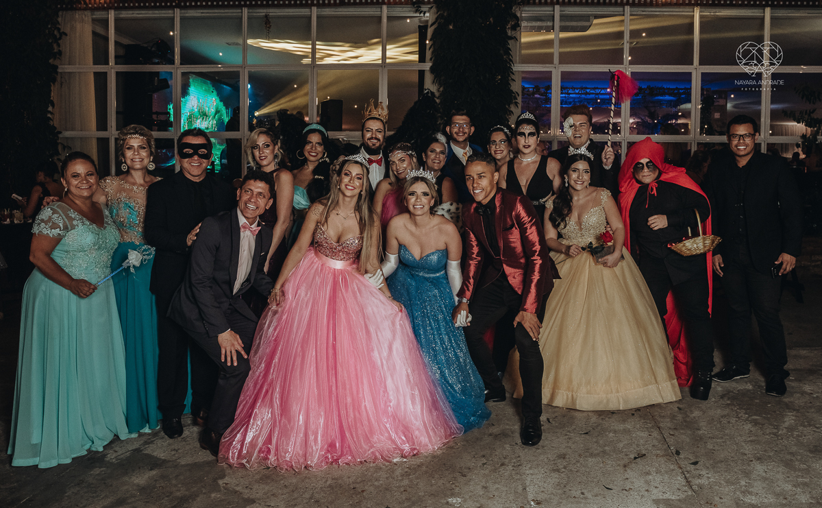 vFesta de aniversario da blogueira e Influencer Marcelly Abreu Mah Encantada realizada pela Mood Marketing criativo no espaço plataforma em sao vicente baixada santista com apoio dos sorvetes kaskao, mc donalds e diversos influenciadores de santos vFesta 