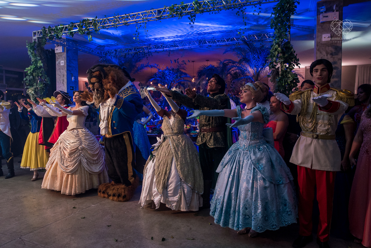 vFesta de aniversario da blogueira e Influencer Marcelly Abreu Mah Encantada realizada pela Mood Marketing criativo no espaço plataforma em sao vicente baixada santista com apoio dos sorvetes kaskao, mc donalds e diversos influenciadores de santos 