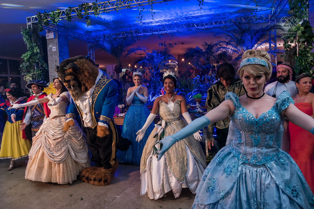 vFesta de aniversario da blogueira e Influencer Marcelly Abreu Mah Encantada realizada pela Mood Marketing criativo no espaço plataforma em sao vicente baixada santista com apoio dos sorvetes kaskao, mc donalds e diversos influenciadores de santos 