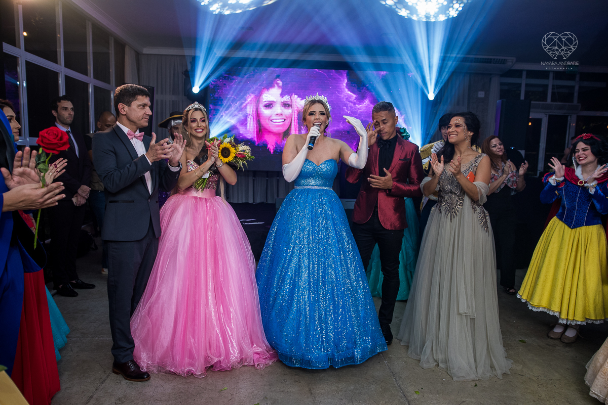 vFesta de aniversario da blogueira e Influencer Marcelly Abreu Mah Encantada realizada pela Mood Marketing criativo no espaço plataforma em sao vicente baixada santista com apoio dos sorvetes kaskao, mc donalds e diversos influenciadores de santos 