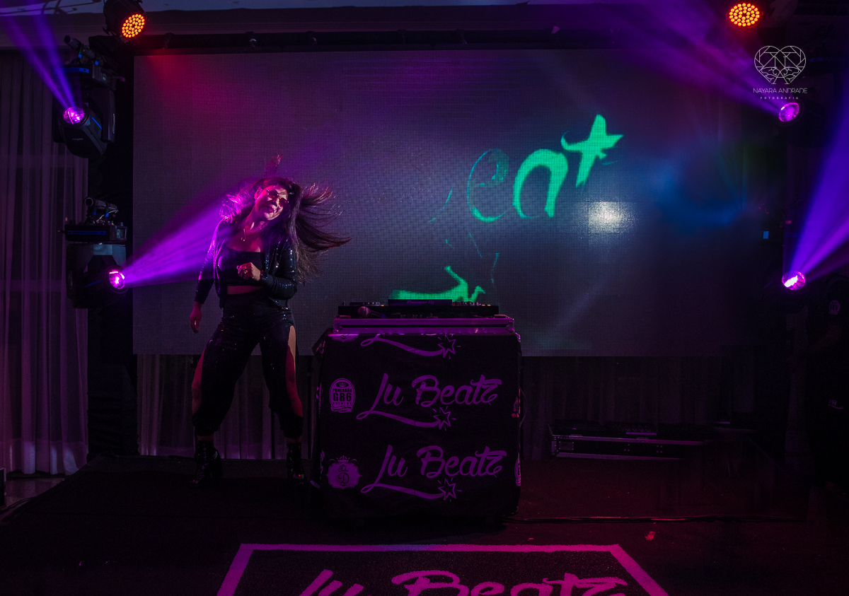 vFesta de aniversario da blogueira e Influencer Marcelly Abreu Mah Encantada realizada pela Mood Marketing criativo no espaço plataforma em sao vicente baixada santista com apoio dos sorvetes kaskao, mc donalds e diversos influenciadores de santos 