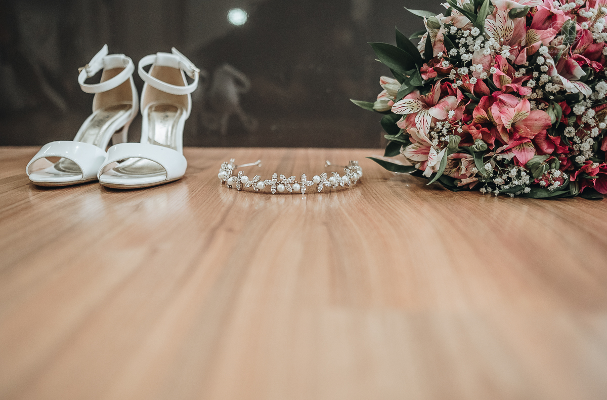 making odf de noiva feita no salao clau duarte em santos pela fotografa premiada nayara andrade em santos noiva classica com vestido da santos maison