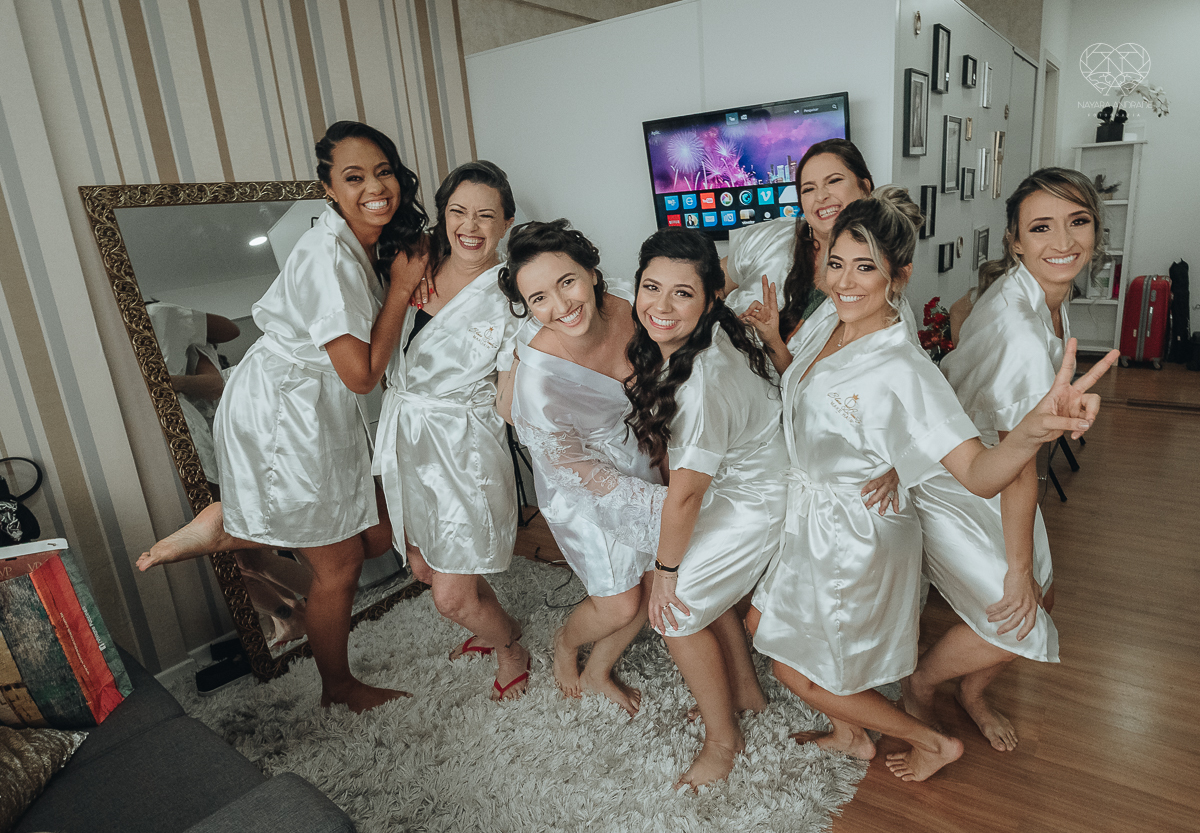 making odf de noiva feita no salao clau duarte em santos pela fotografa premiada nayara andrade em santos noiva classica com vestido da santos maison