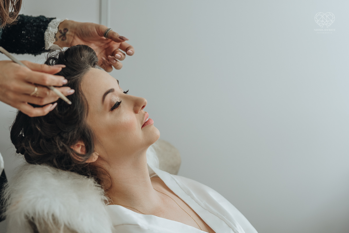 making odf de noiva feita no salao clau duarte em santos pela fotografa premiada nayara andrade em santos noiva classica com vestido da santos maison