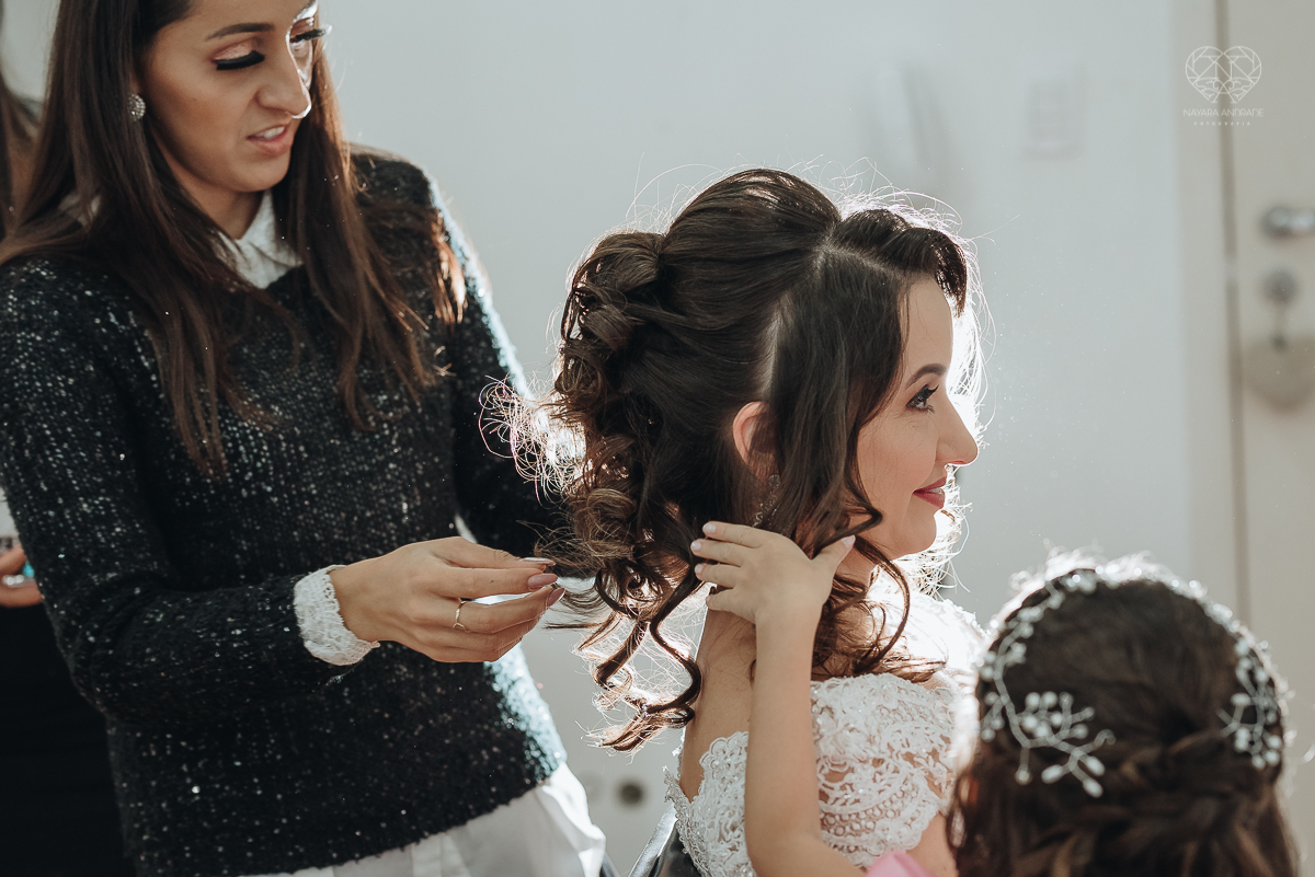 making odf de noiva feita no salao clau duarte em santos pela fotografa premiada nayara andrade em santos noiva classica com vestido da santos maison