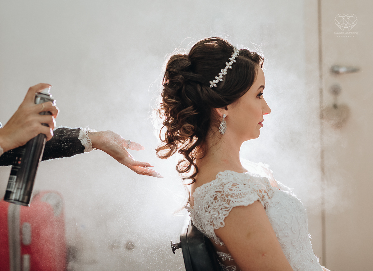 making odf de noiva feita no salao clau duarte em santos pela fotografa premiada nayara andrade em santos noiva classica com vestido da santos maison
