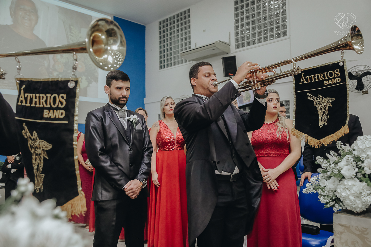 casamento com cerimonia  feita na igreja assembleia de Deus em Santos ministerio de santos, casamento classico e fotos artisticas da fotografa nayara andrade
