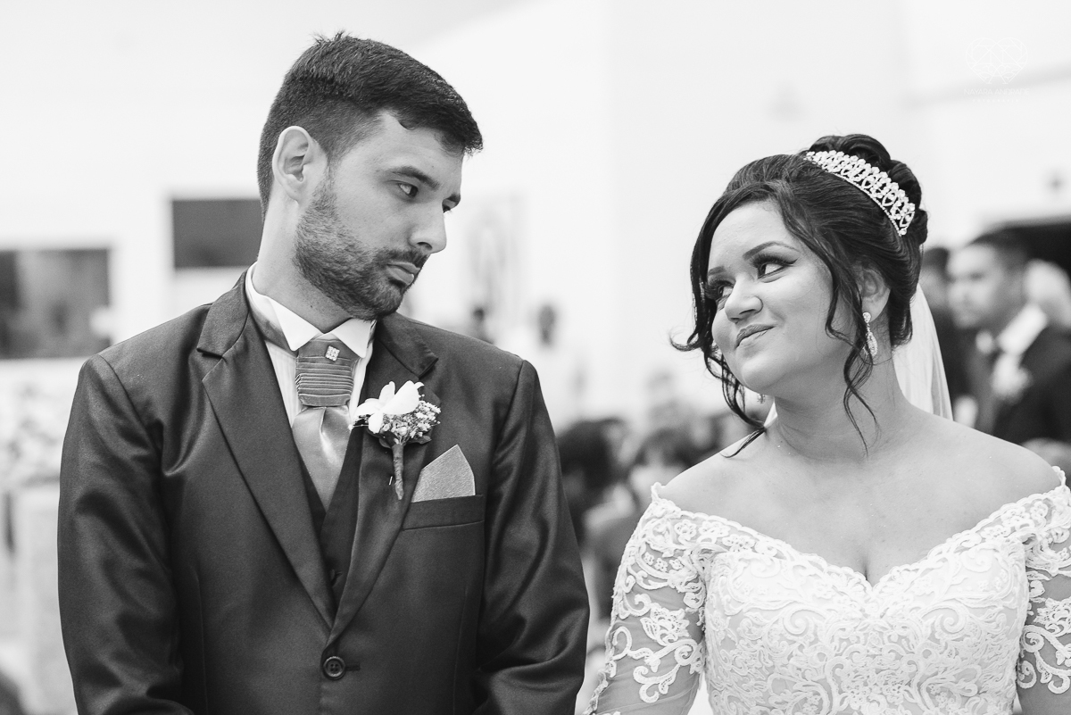 casamento com cerimonia  feita na igreja assembleia de Deus em Santos ministerio de santos, casamento classico e fotos artisticas da fotografa nayara andrade