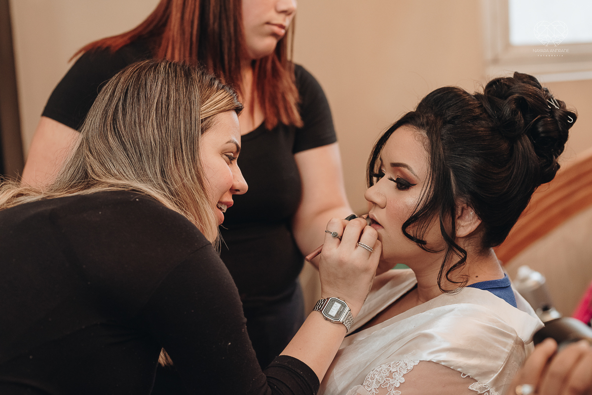 making of noiva classica feito pela maquiadora e influencer Cah Oliver Camila Oliver e fotografa premiada  nayara andrade fotografia de santos sao paulo