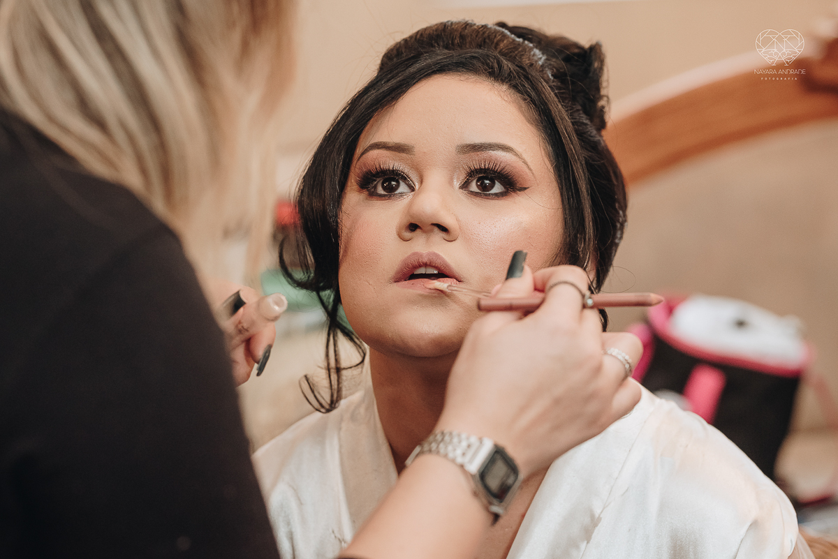 making of noiva classica feito pela maquiadora e influencer Cah Oliver Camila Oliver e fotografa premiada  nayara andrade fotografia de santos sao paulo