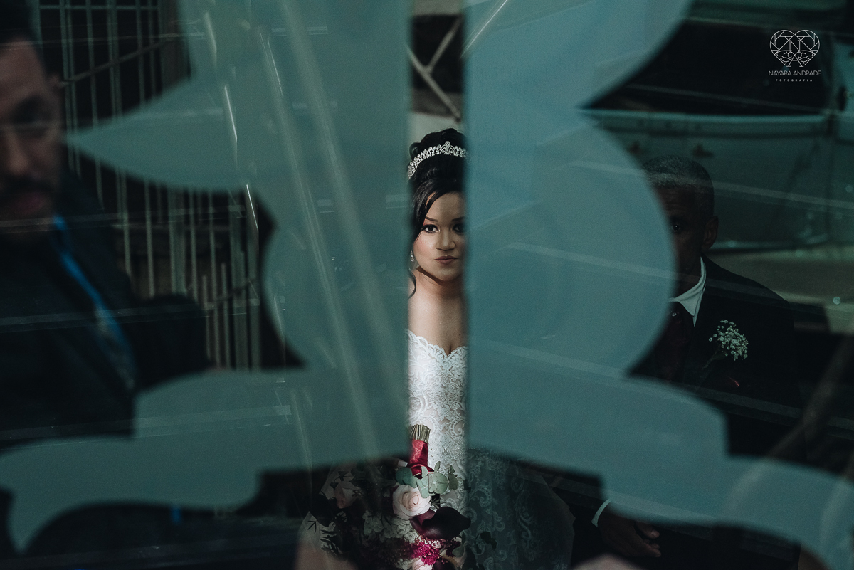 casamento com cerimonia  feita na igreja assembleia de Deus em Santos ministerio de santos, casamento classico e fotos artisticas da fotografa nayara andrade