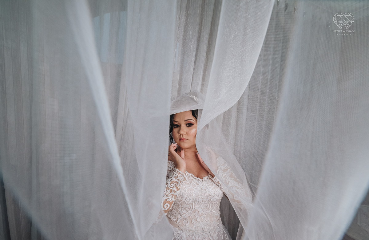 making of noiva classica feito pela maquiadora e influencer Cah Oliver Camila Oliver e fotografa premiada  nayara andrade fotografia de santos sao paulo