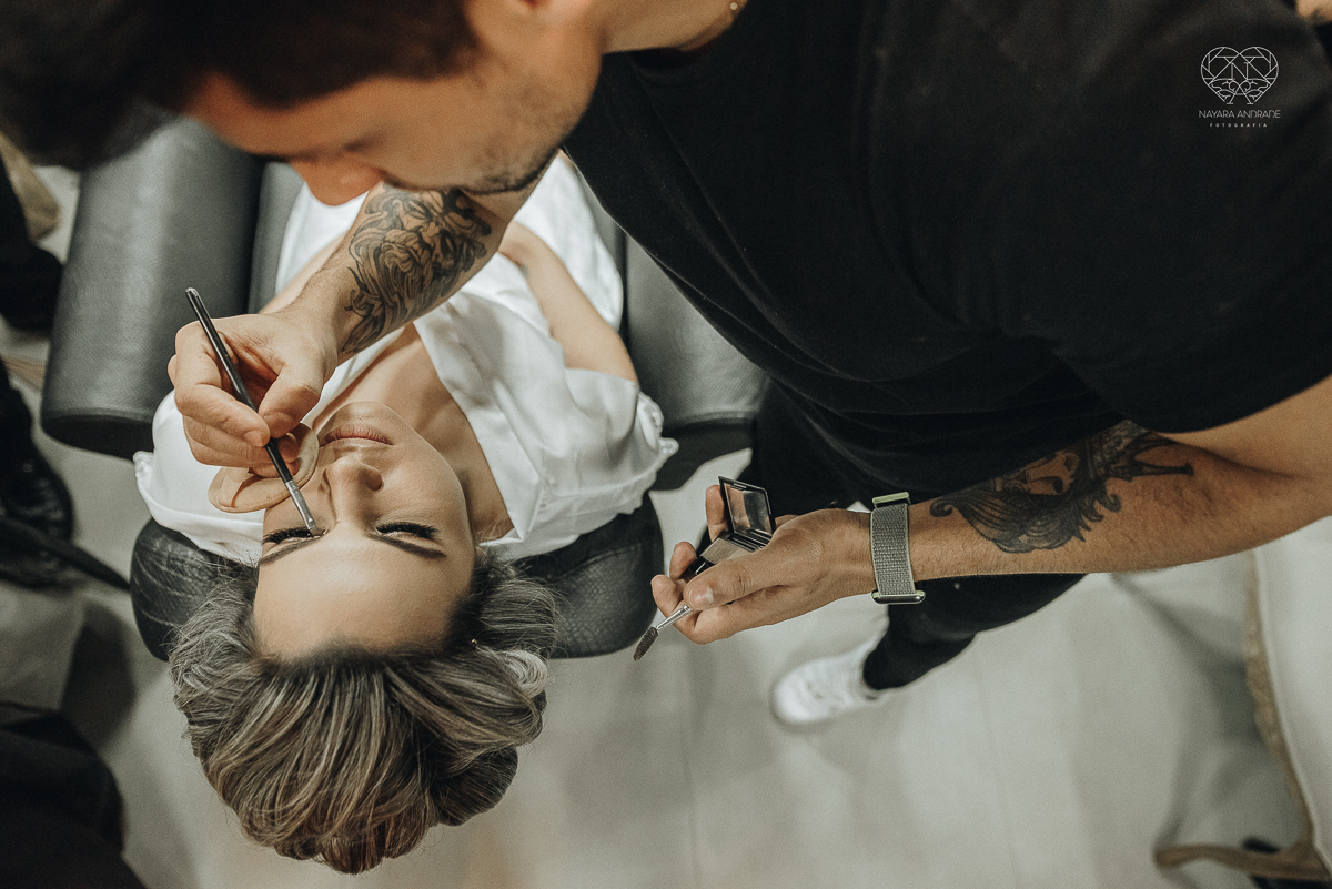 casamento classico em Santos making of na casa 67 por Raul Gama noiva veste santos maison igreja do valongo e festa no espaço plataforma com banda feel good e luanda Lu Pallaroni