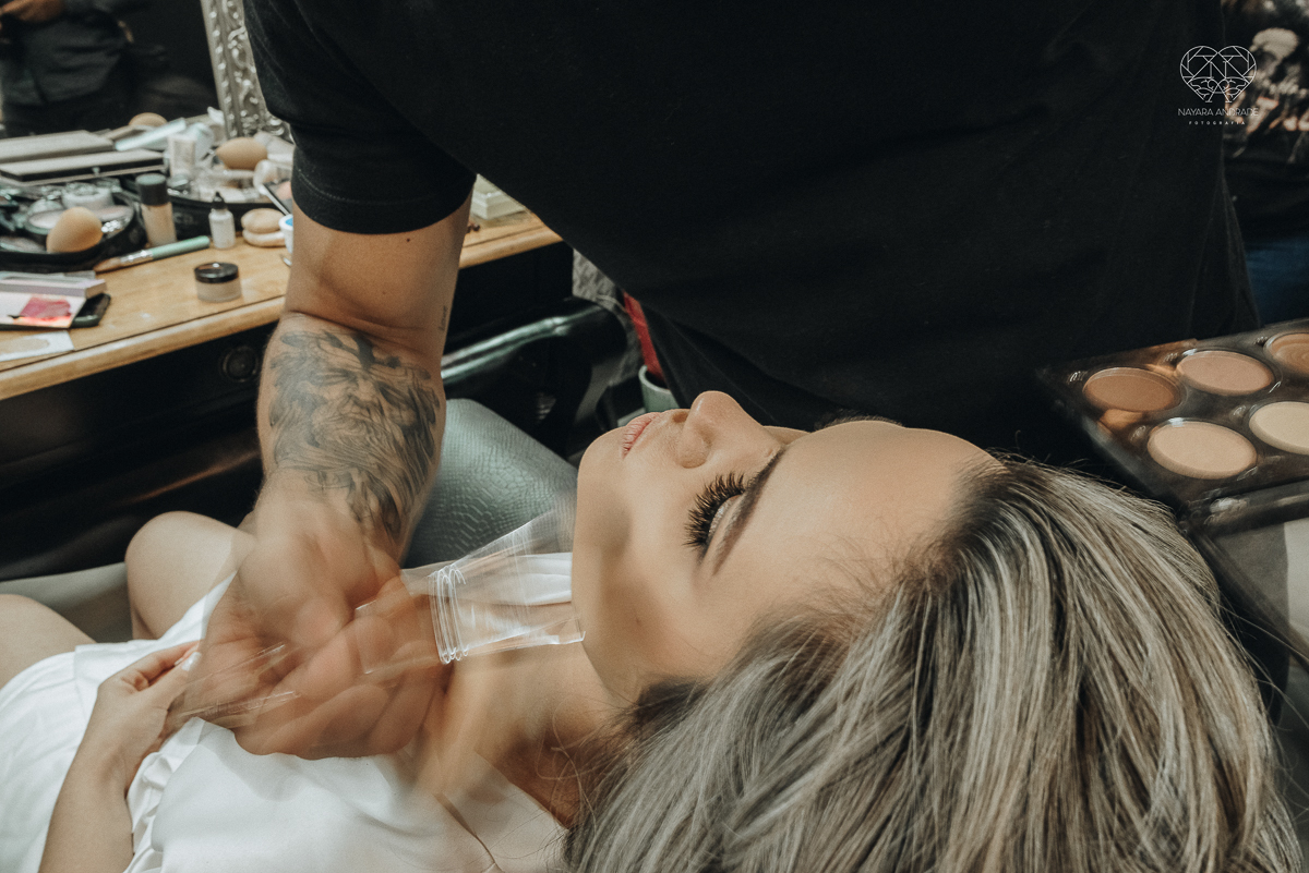 casamento classico em Santos making of na casa 67 por Raul Gama noiva veste santos maison igreja do valongo e festa no espaço plataforma com banda feel good e luanda Lu Pallaroni