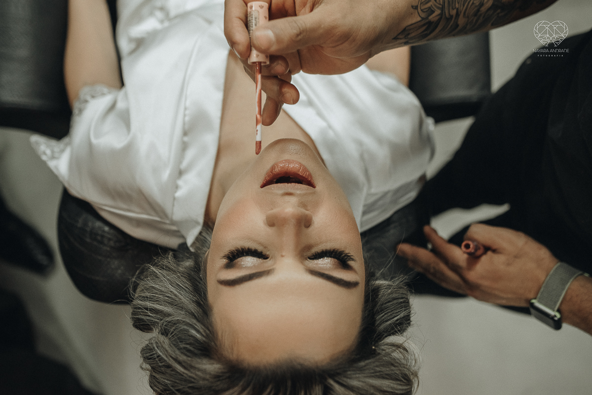 casamento classico em Santos making of na casa 67 por Raul Gama noiva veste santos maison igreja do valongo e festa no espaço plataforma com banda feel good e luanda Lu Pallaroni