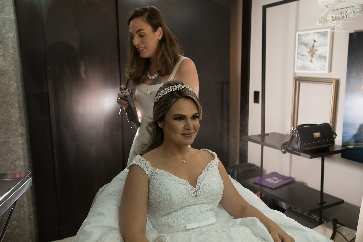 casamento classico em Santos making of na casa 67 por Raul Gama noiva veste santos maison igreja do valongo e festa no espaço plataforma com banda feel good e luanda Lu Pallaroni