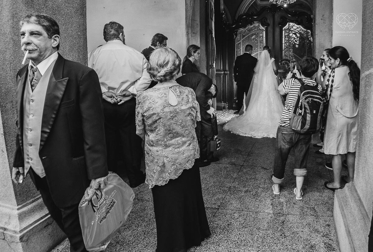 casamento classico em Santos making of na casa 67 por Raul Gama noiva veste santos maison igreja do valongo e festa no espaço plataforma com banda feel good e luanda Lu Pallaroni