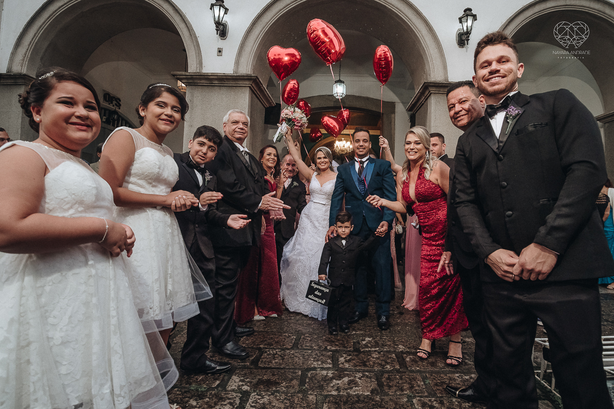 casamento classico em Santos making of na casa 67 por Raul Gama noiva veste santos maison igreja do valongo e festa no espaço plataforma com banda feel good e luanda Lu Pallaroni