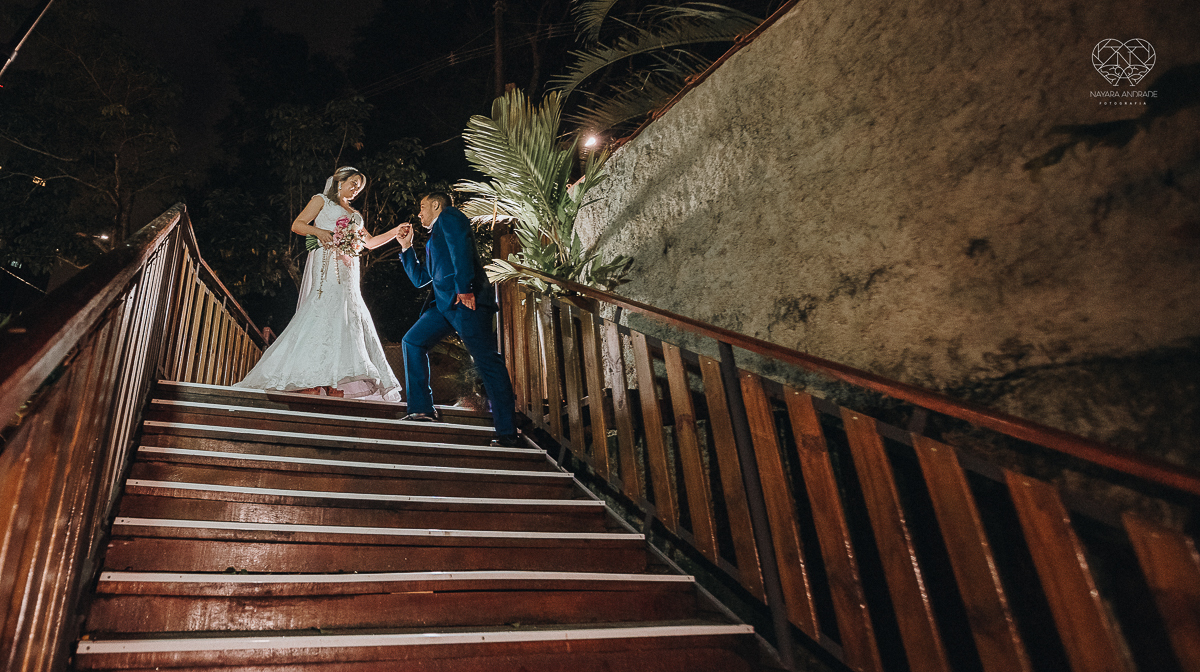 casamento classico em Santos making of na casa 67 por Raul Gama noiva veste santos maison igreja do valongo e festa no espaço plataforma com banda feel good e luanda Lu Pallaroni