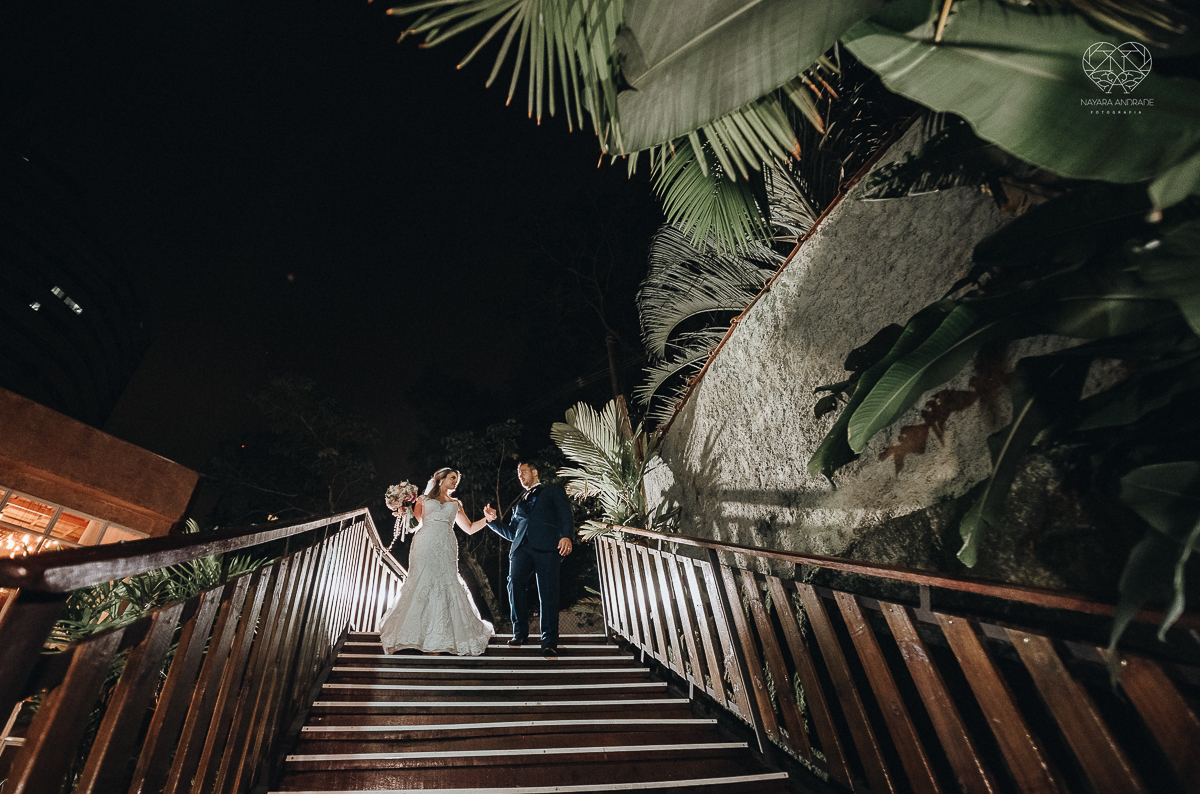 casamento classico em Santos making of na casa 67 por Raul Gama noiva veste santos maison igreja do valongo e festa no espaço plataforma com banda feel good e luanda Lu Pallaroni