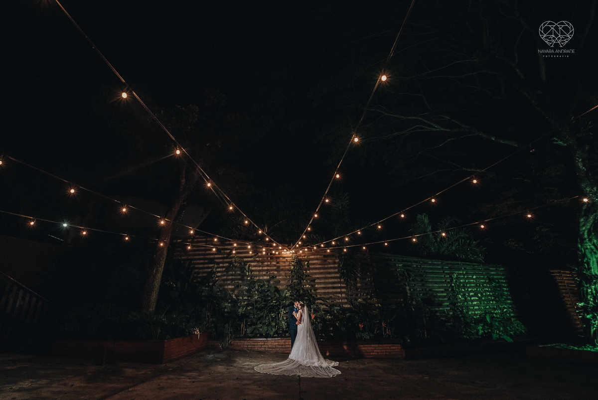 casamento classico em Santos making of na casa 67 por Raul Gama noiva veste santos maison igreja do valongo e festa no espaço plataforma com banda feel good e luanda Lu Pallaroni