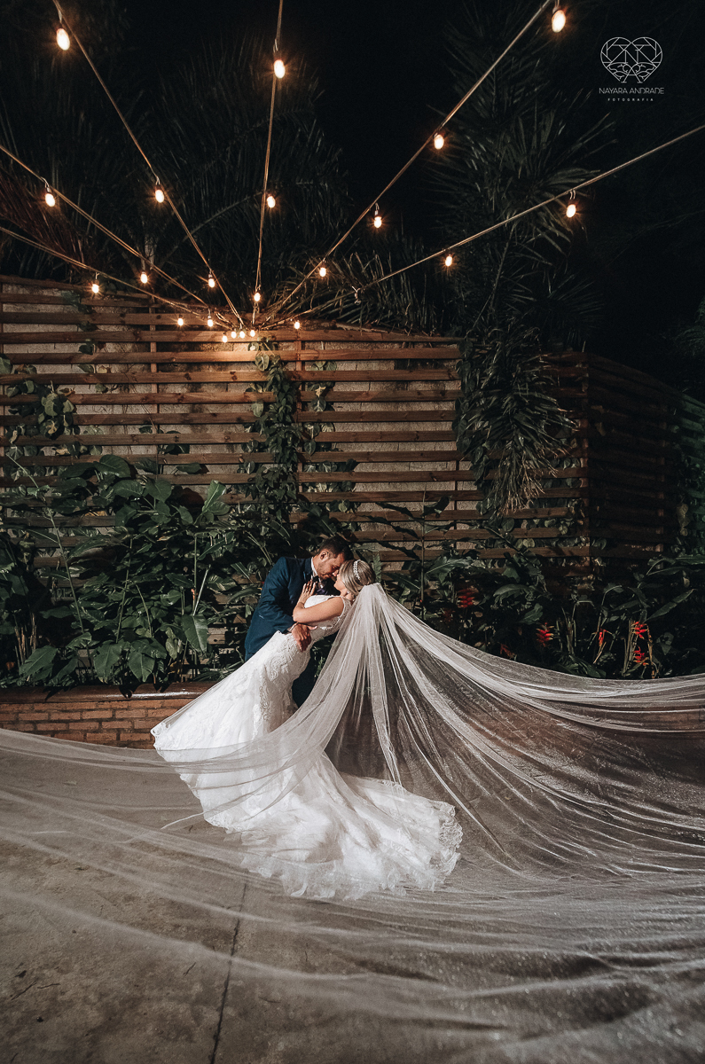 casamento classico em Santos making of na casa 67 por Raul Gama noiva veste santos maison igreja do valongo e festa no espaço plataforma com banda feel good e luanda Lu Pallaroni