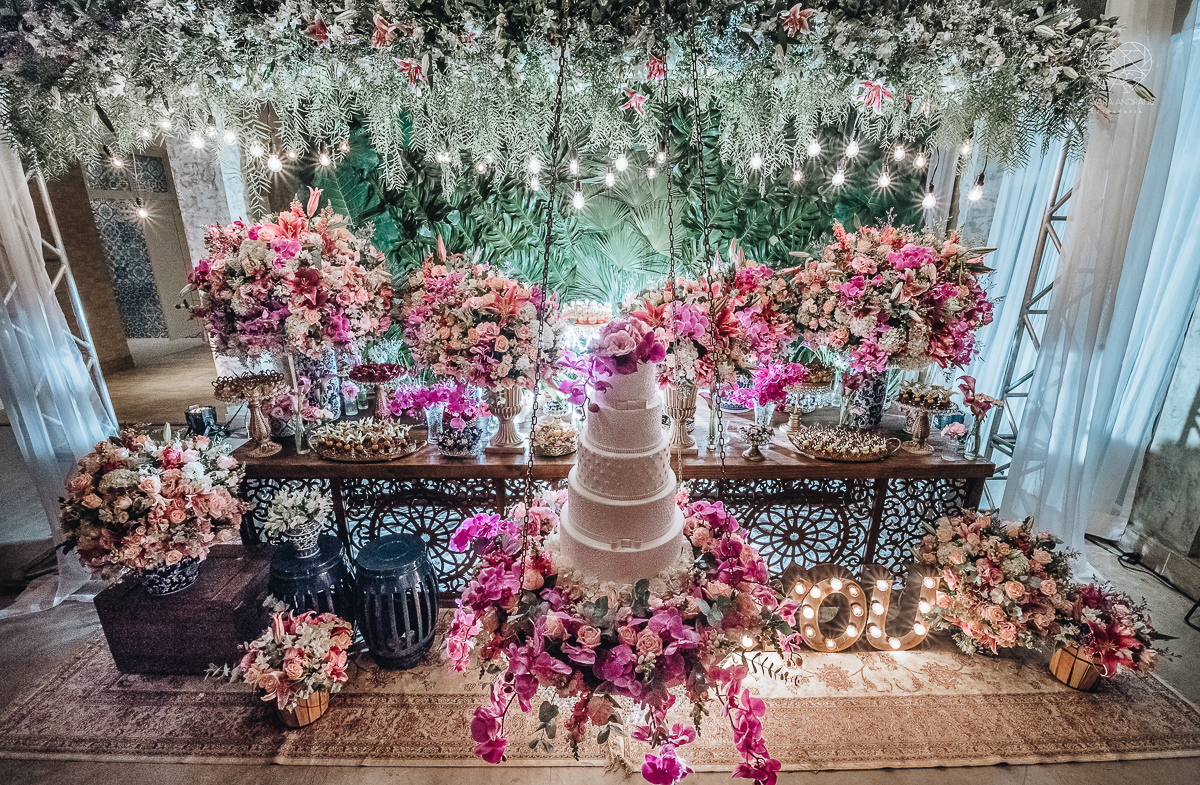 casamento classico em Santos making of na casa 67 por Raul Gama noiva veste santos maison igreja do valongo e festa no espaço plataforma com banda feel good e luanda Lu Pallaroni