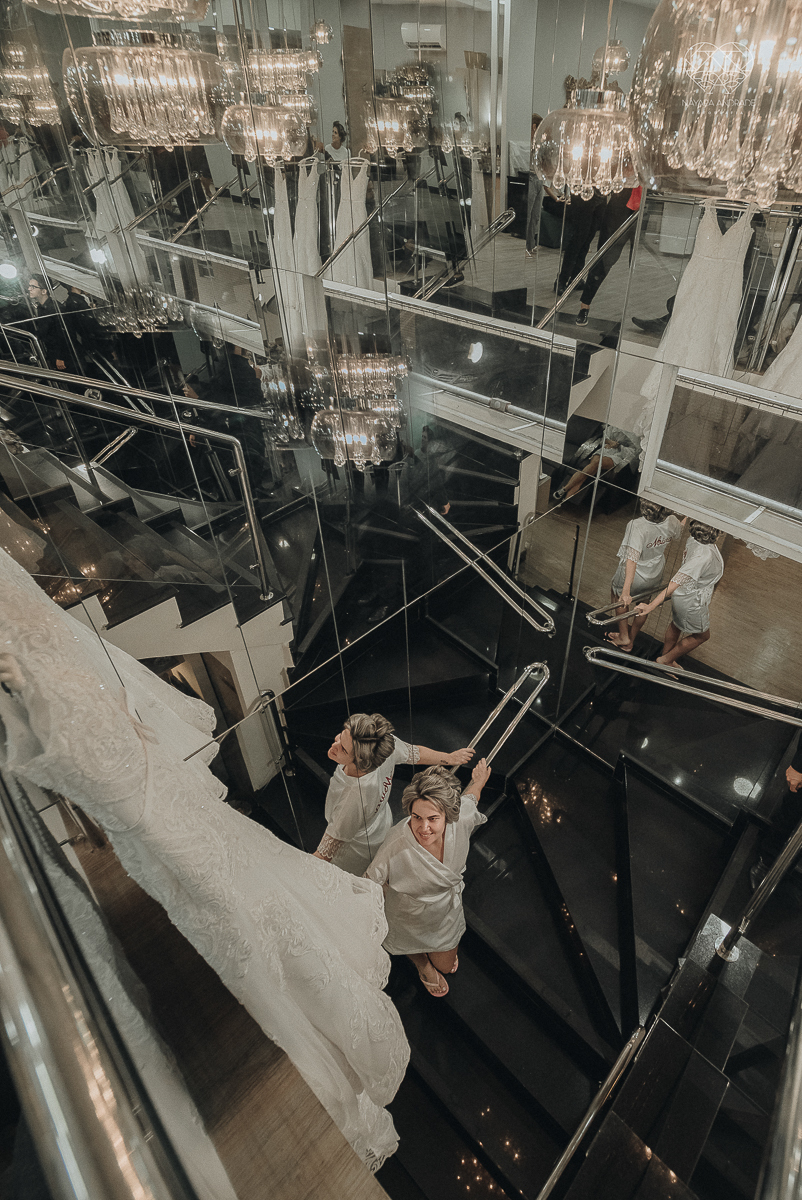 casamento classico em Santos making of na casa 67 por Raul Gama noiva veste santos maison igreja do valongo e festa no espaço plataforma com banda feel good e luanda Lu Pallaroni