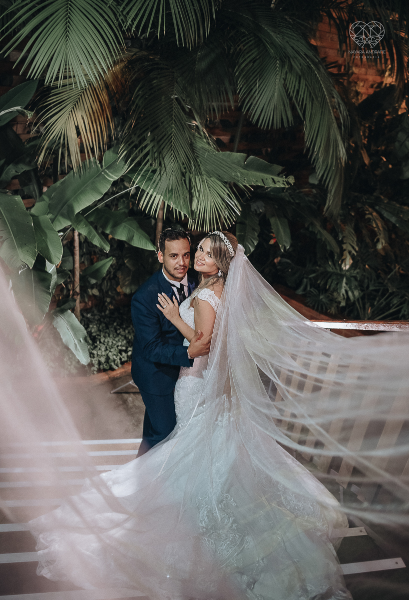 casamento classico em Santos making of na casa 67 por Raul Gama noiva veste santos maison igreja do valongo e festa no espaço plataforma com banda feel good e luanda Lu Pallaroni