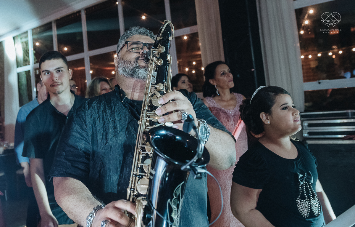 casamento classico em Santos making of na casa 67 por Raul Gama noiva veste santos maison igreja do valongo e festa no espaço plataforma com banda feel good e luanda Lu Pallaroni