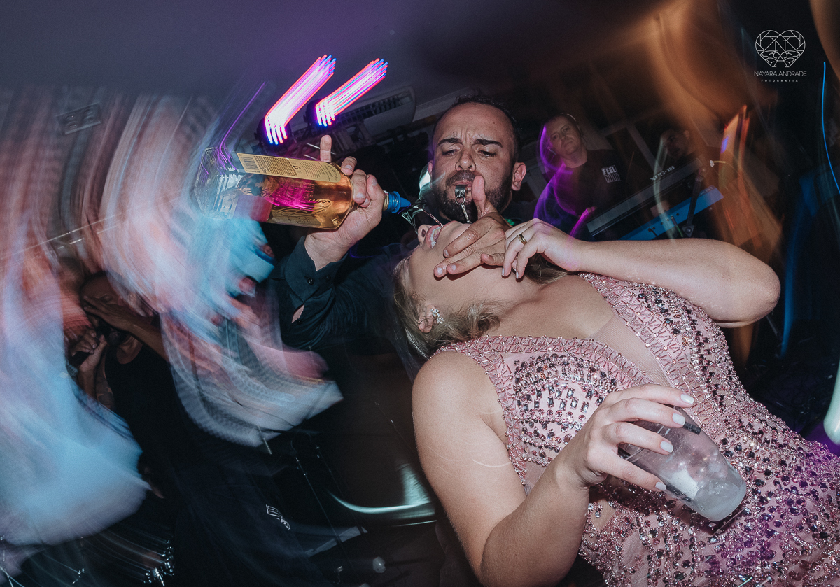 casamento classico em Santos making of na casa 67 por Raul Gama noiva veste santos maison igreja do valongo e festa no espaço plataforma com banda feel good e luanda Lu Pallaroni