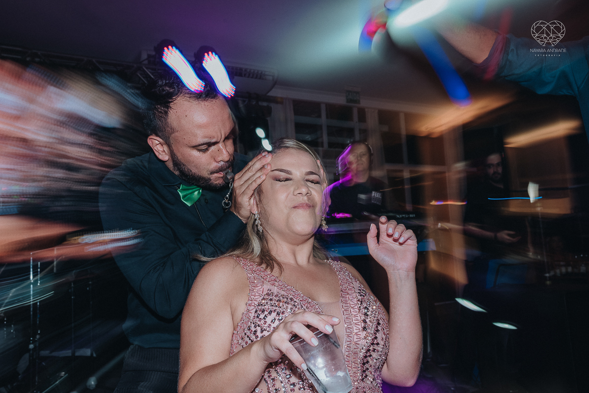 casamento classico em Santos making of na casa 67 por Raul Gama noiva veste santos maison igreja do valongo e festa no espaço plataforma com banda feel good e luanda Lu Pallaroni