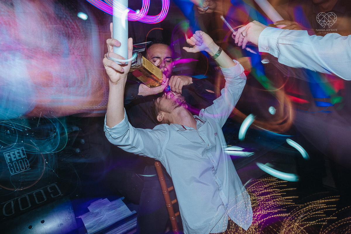 casamento classico em Santos making of na casa 67 por Raul Gama noiva veste santos maison igreja do valongo e festa no espaço plataforma com banda feel good e luanda Lu Pallaroni