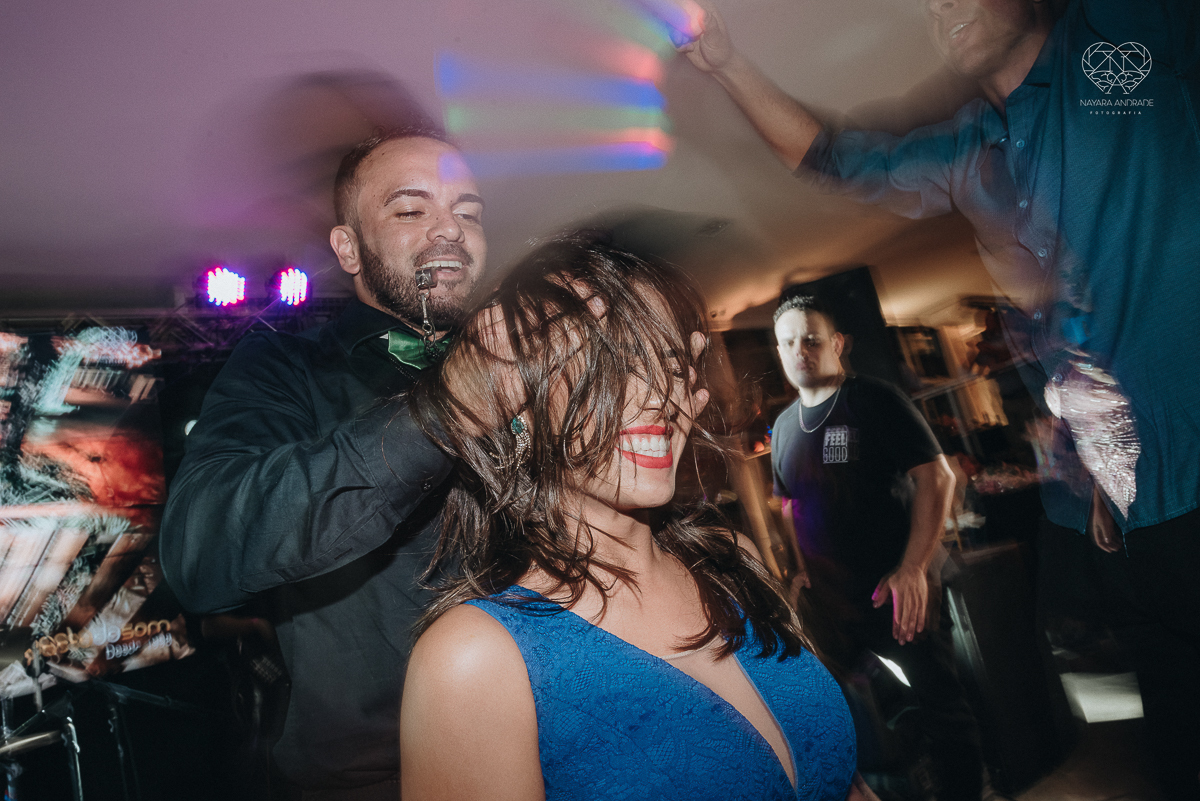 casamento classico em Santos making of na casa 67 por Raul Gama noiva veste santos maison igreja do valongo e festa no espaço plataforma com banda feel good e luanda Lu Pallaroni