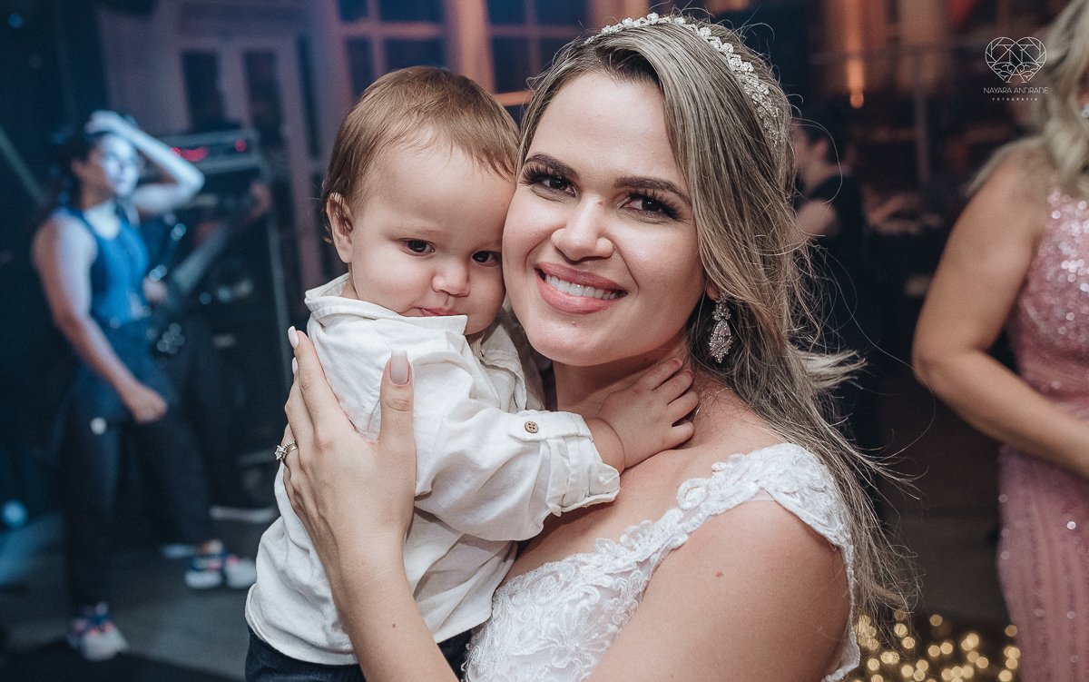 casamento classico em Santos making of na casa 67 por Raul Gama noiva veste santos maison igreja do valongo e festa no espaço plataforma com banda feel good e luanda Lu Pallaroni