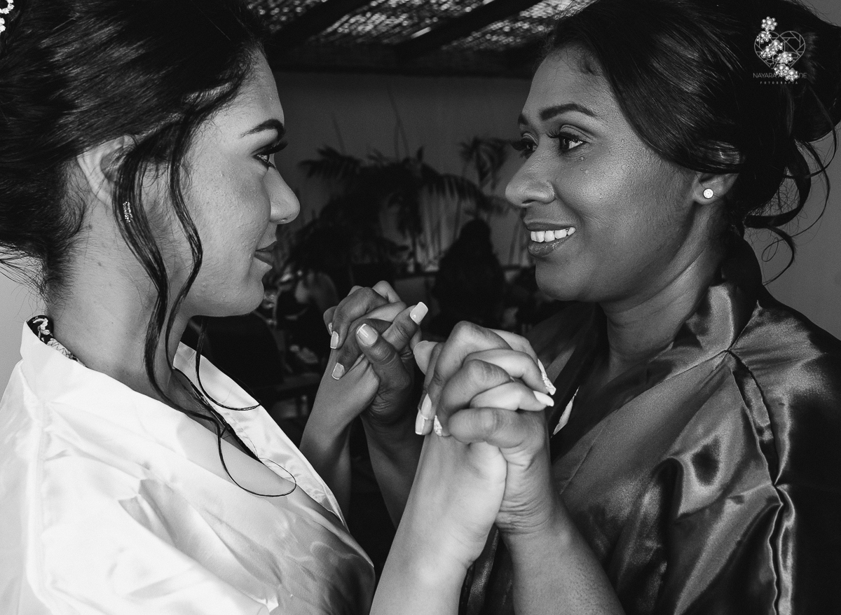 casamento rustico feito no sitio portal da serra em mogi das cruzes de dia ao ar livre com passarela espelhada fotografa premiada Nayara Andrade de Santos