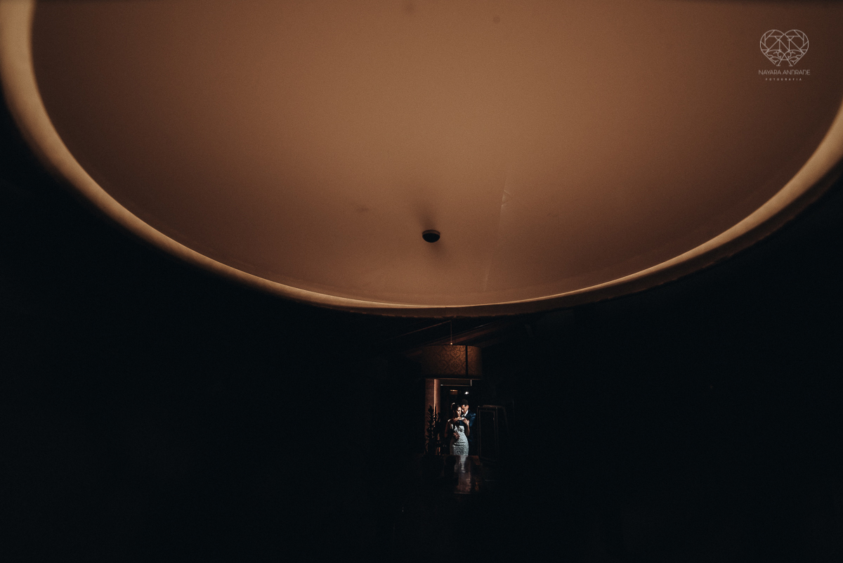 casamento rustico feito no sitio portal da serra em mogi das cruzes de dia ao ar livre com passarela espelhada fotografa premiada Nayara Andrade de Santos