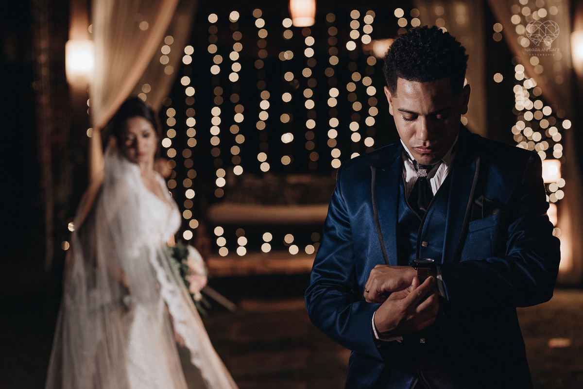 casamento rustico feito no sitio portal da serra em mogi das cruzes de dia ao ar livre com passarela espelhada fotografa premiada Nayara Andrade de Santos