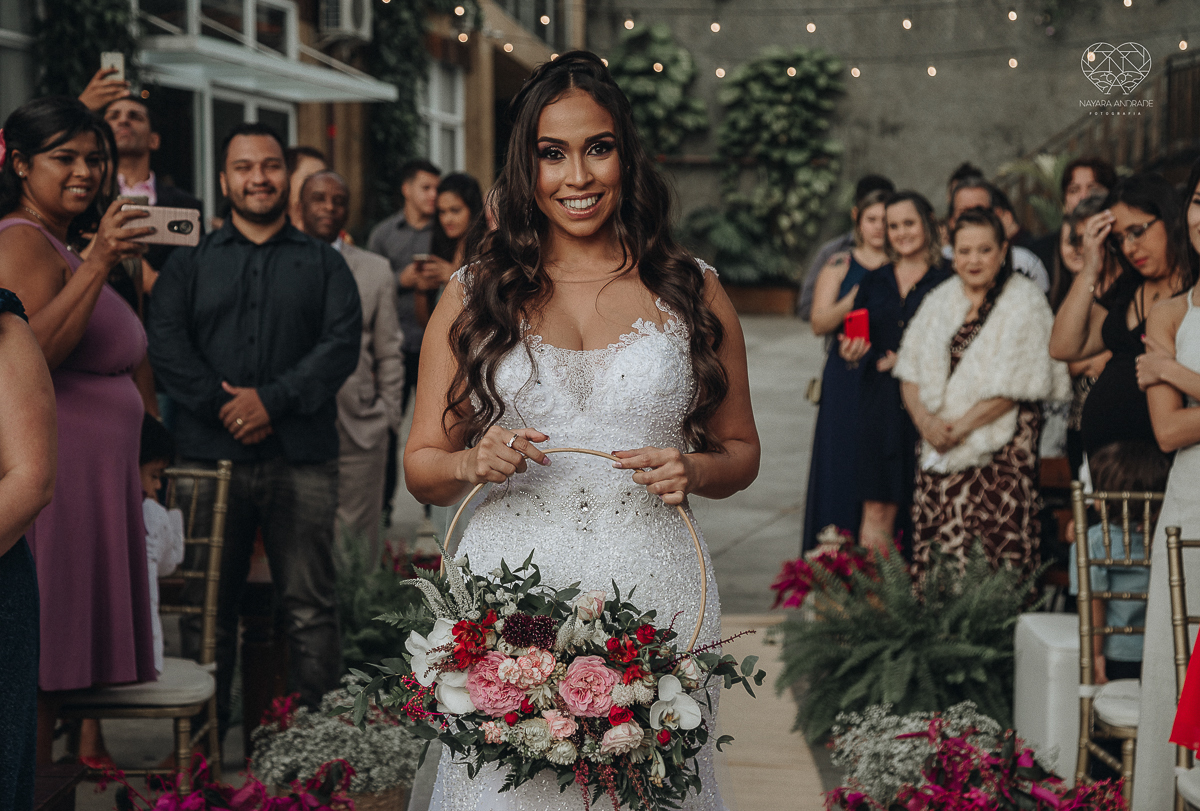 cerimonia de casamento ao ar livre com lindo por do sol no espaço plataforma em sao vicente santos no ilha porchat