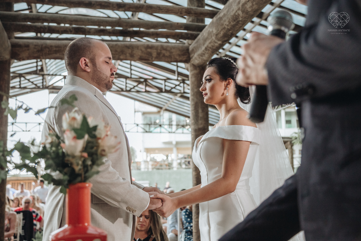 making of de noiva casamento rustico de dia em santa isabel sao paulo fotografado por nayara andrade fotografia fotografa premiada noiva com vestido liso branco e decoracao rustica