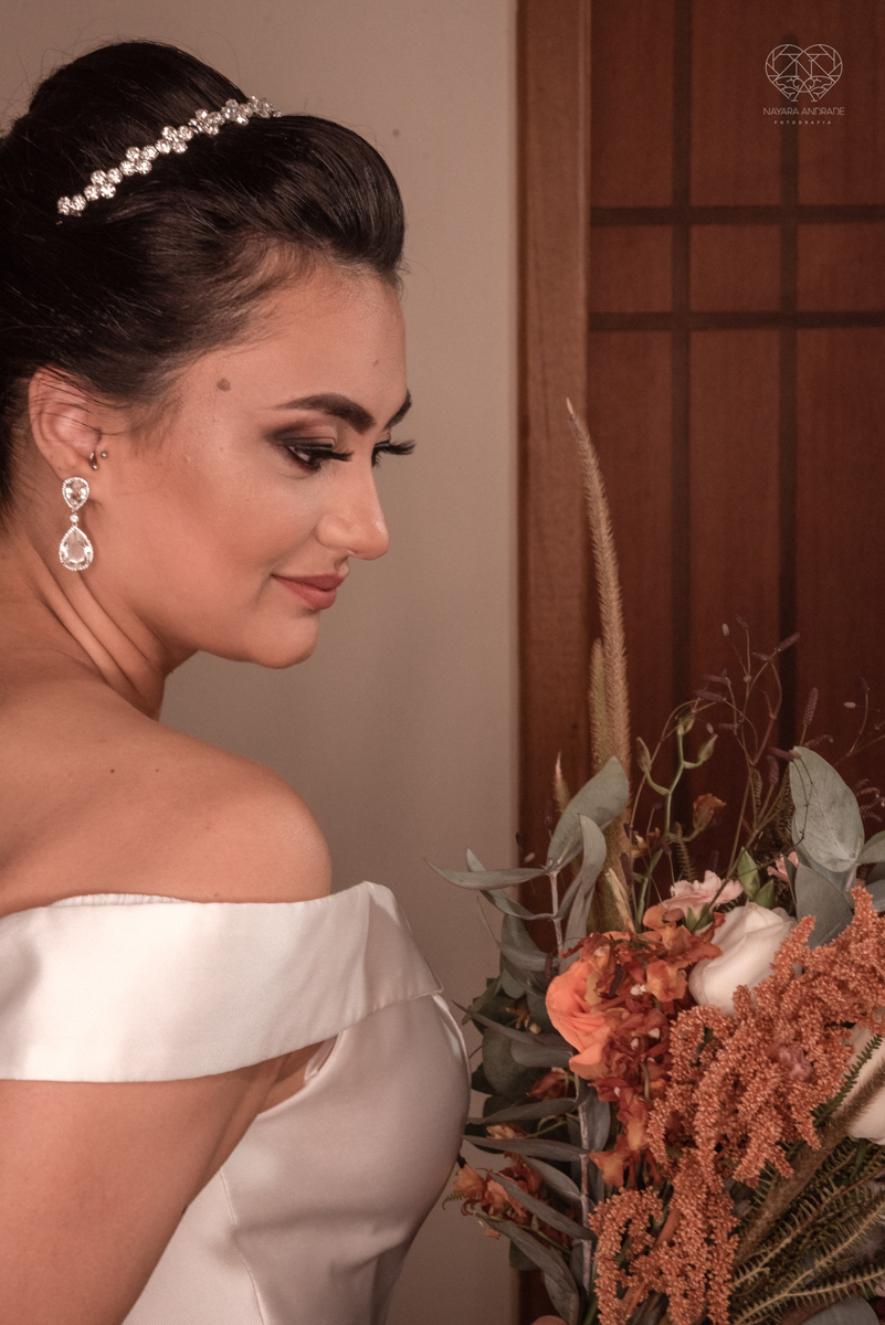 making of de noiva casamento rustico de dia em santa isabel sao paulo fotografado por nayara andrade fotografia fotografa premiada noiva com vestido liso branco e decoracao rustica noiva com madrinhas em fotos posadas para o dia do casamento 