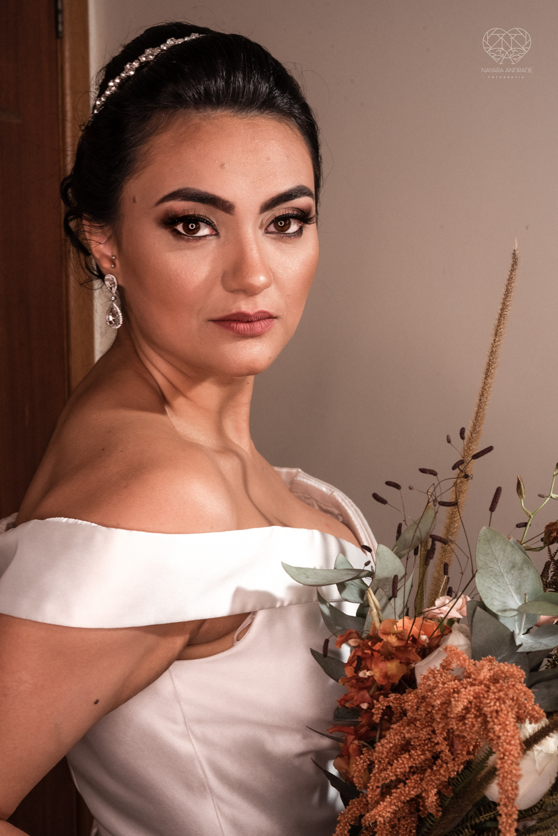 making of de noiva casamento rustico de dia em santa isabel sao paulo fotografado por nayara andrade fotografia fotografa premiada noiva com vestido liso branco e decoracao rustica noiva com madrinhas em fotos posadas para o dia do casamento 