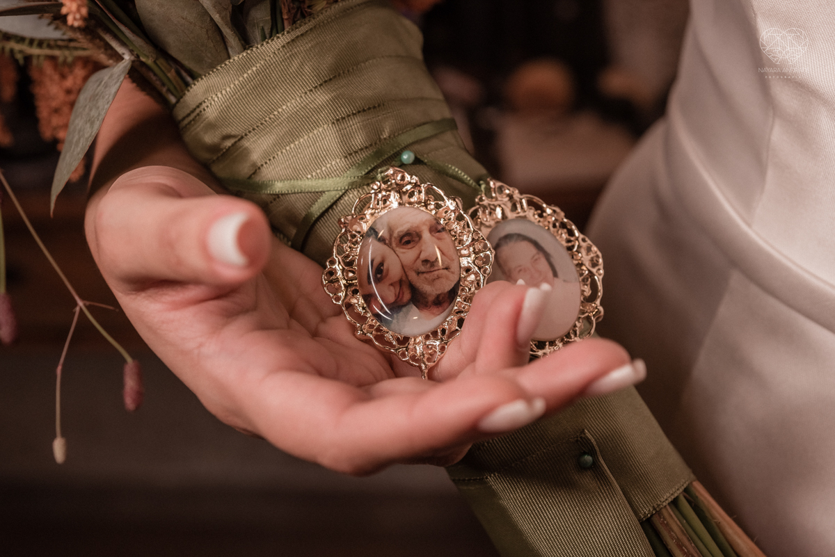 making of de noiva casamento rustico de dia em santa isabel sao paulo fotografado por nayara andrade fotografia fotografa premiada noiva com vestido liso branco e decoracao rustica noiva com madrinhas em fotos posadas para o dia do casamento 