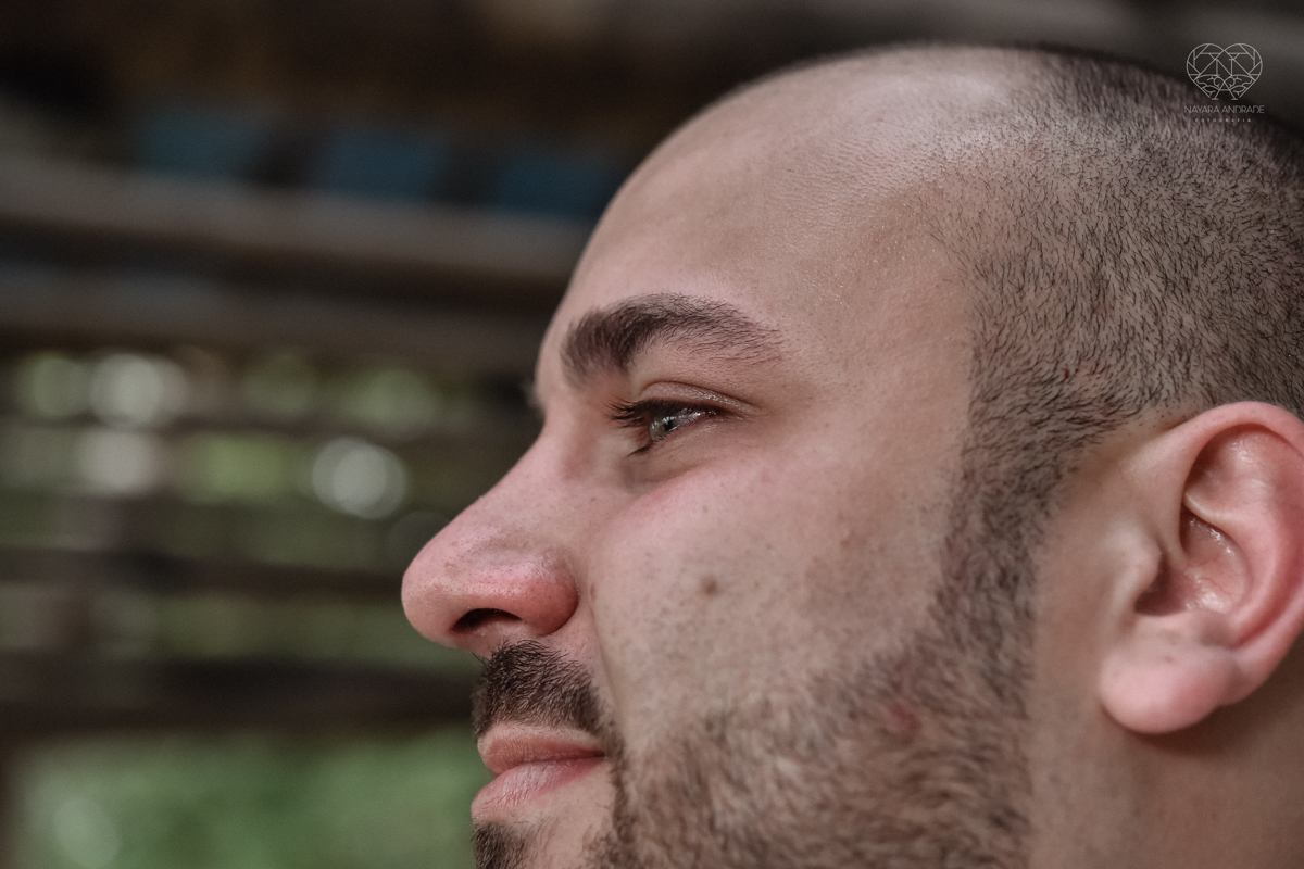 noivo chorando na cerminonia an entrada da noiva making of de noiva casamento rustico de dia em santa isabel sao paulo fotografado por nayara andrade fotografia fotografa premiada noiva com vestido liso branco e decoracao rustica noiva com madrinhas em fo