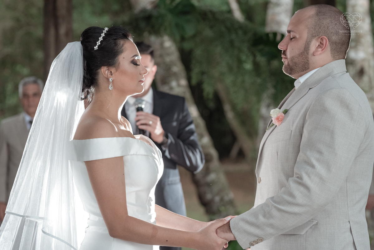 making of de noiva casamento rustico de dia em santa isabel sao paulo fotografado por nayara andrade fotografia fotografa premiada noiva com vestido liso branco e decoracao rustica