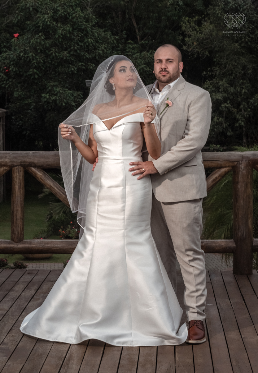 Fotos protocolares de noiva com madrinhas e padrinhos super divertidas e espontaneas ao ar livre making of de noiva casamento rustico de dia em santa isabel sao paulo fotografado por nayara andrade fotografia fotografa premiada noiva com vestido liso bran